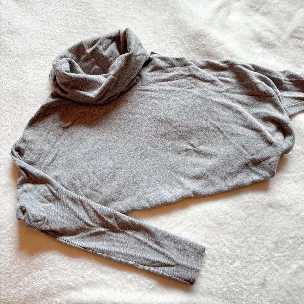Cyrus Oversized Gray Turtleneck